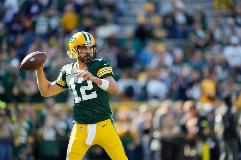 Aaron Rodgers is Allowed to Wear Joe Namath’s No. 12 Aaron Rodgers Green Bay Packers 12