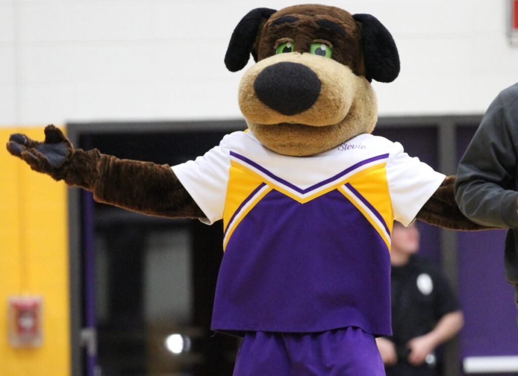 UW-Stevens Point Pointers mascot